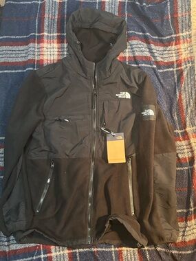 The North Face Black Fleece Jacket with Logo Patch